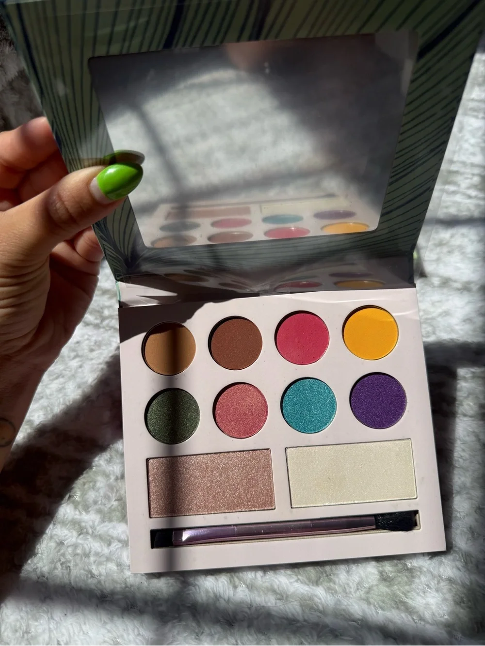 Laura Sanchez eyeshadow palette